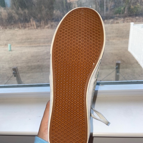 Vans - Picture 3 of 3